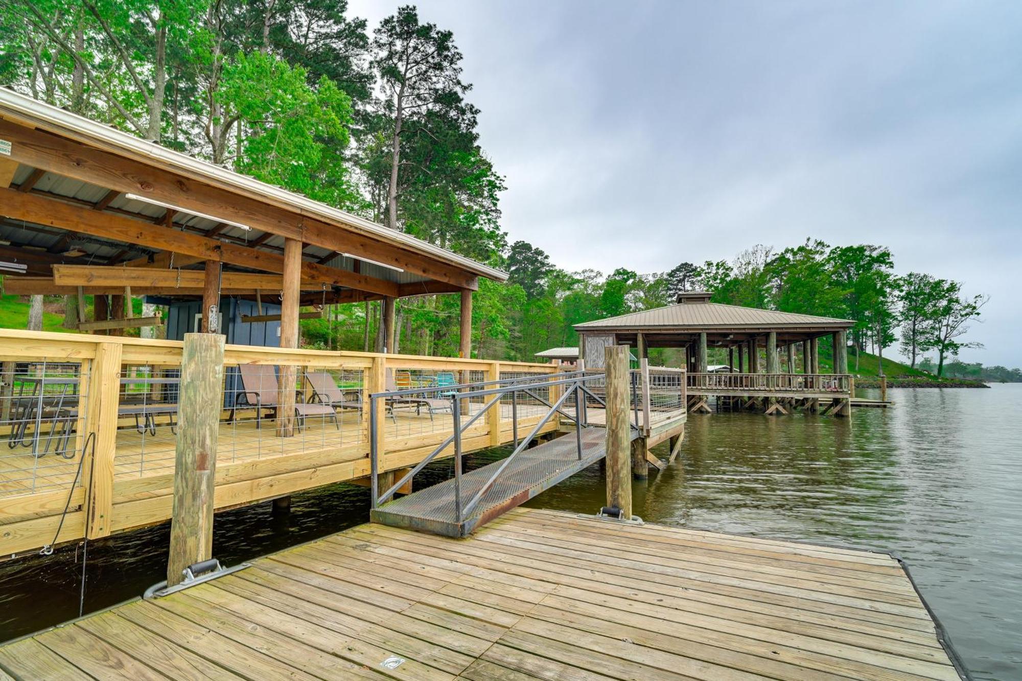 Вілла Waterfront House On Toledo Bend With Private Dock! Alliance Екстер'єр фото